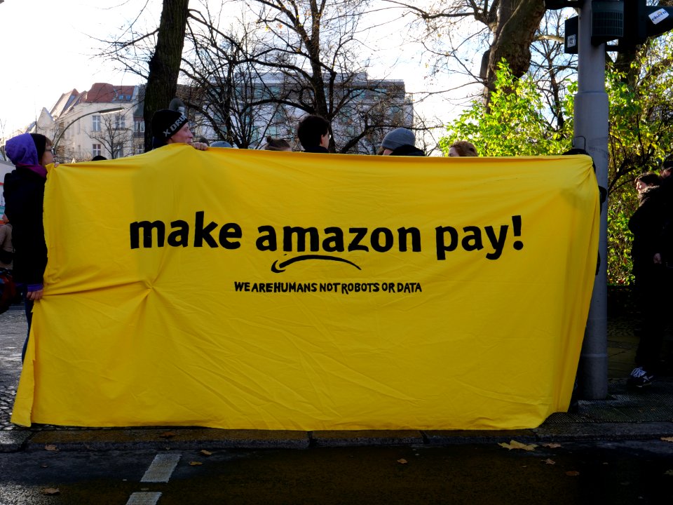 "Make_Amazon_Pay!"_Demonstration_in_Berlin_15