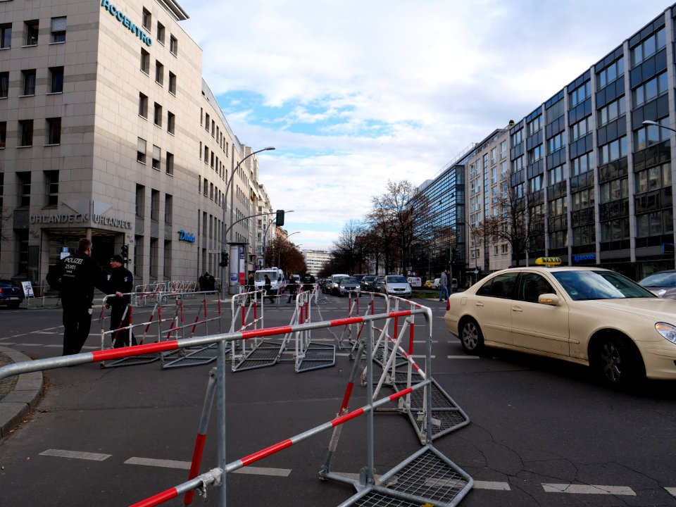 "Make_Amazon_Pay!"_Demonstration_in_Berlin_14