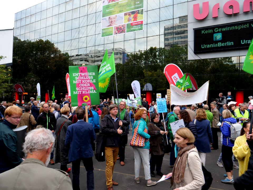 "Tegel_schließen!_Zukunft_öffnen"_Demonstration_12