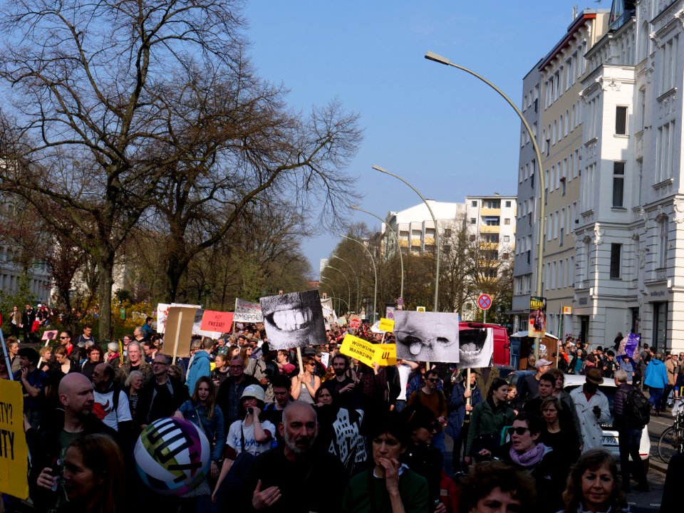 "Mietenwahnsinn_Stoppen!"_Demonstration_in_Berlin_in_April_2018