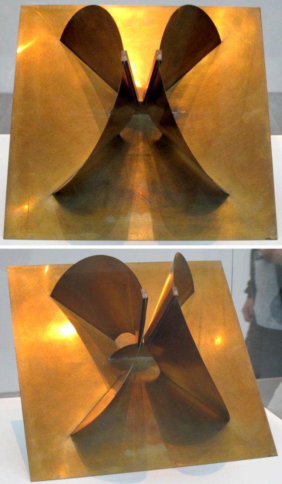 'Spheric_Theme_(Penetrated_Variation)'_by_Naum_Gabo,_Tate_Modern