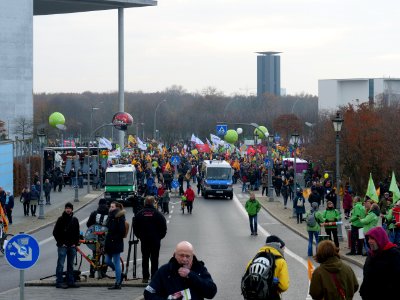 "Tempo_machen_beim_Kohleausstieg!"_Demonstration_Berlin_01-12-2018_16