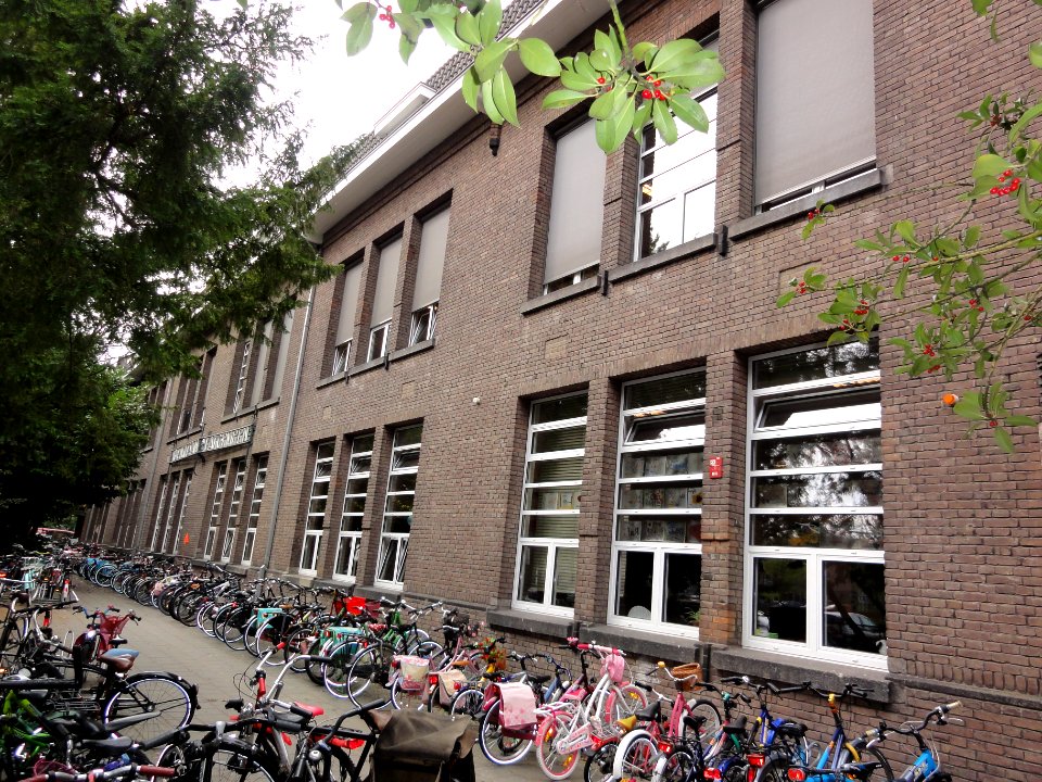 's-Hertogenbosch_Rijksmonument_522451_school_Van_der_Does_de_Willeboissingel_14