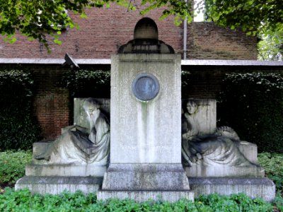 's-Hertogenbosch_Rijksmonument_gedenkteken_bij_museum_Verwersstraat_41