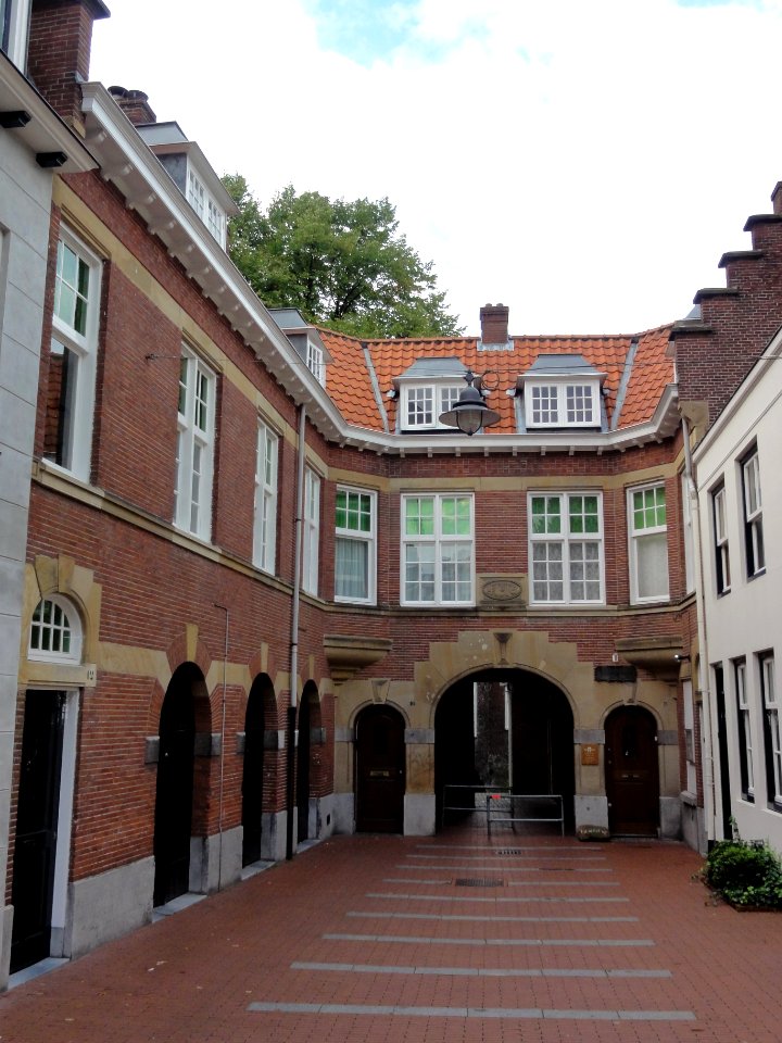 's-Hertogenbosch_Rijksmonument_522490_Korte_Waterstraat_12,14,16,13,15