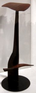'T_and_Swallow'_by_Alexander_Calder,_Tate_Modern