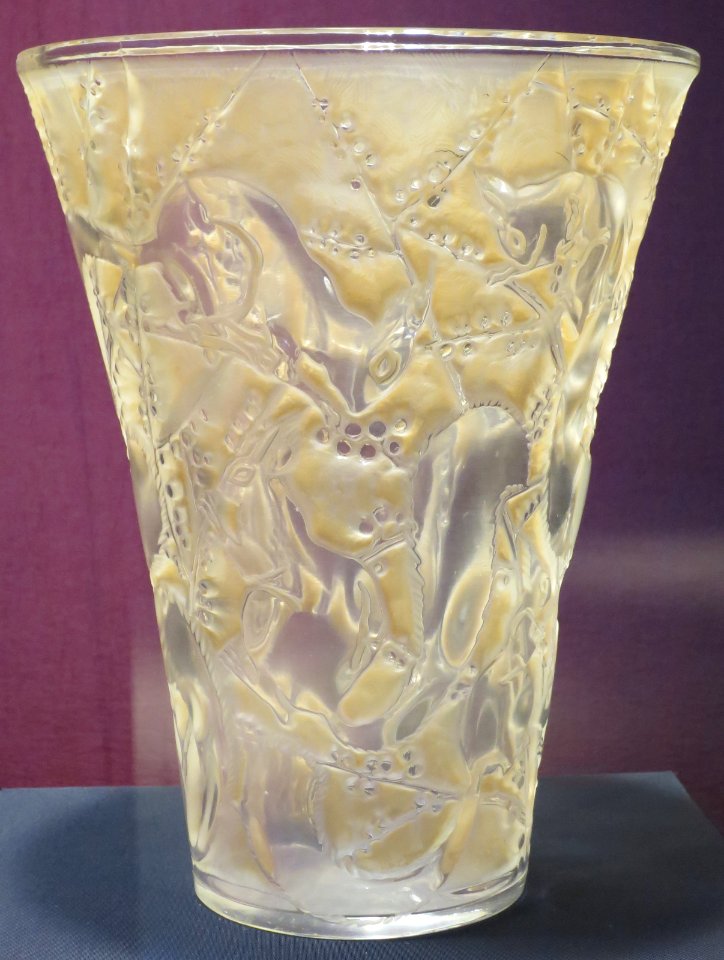 'Senart_Vase'_by_René_Lalique,_Dayton_Art_Institute