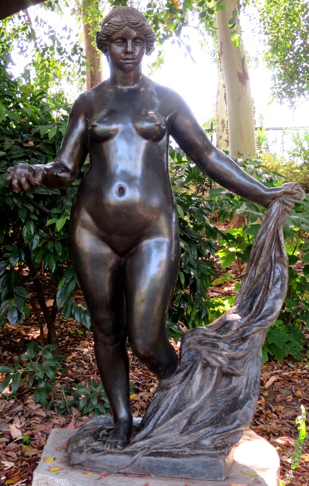 'Venus_Victorious'_by_Pierre-Auguste_Renoir,_1914,_Norton_Simon_Museum