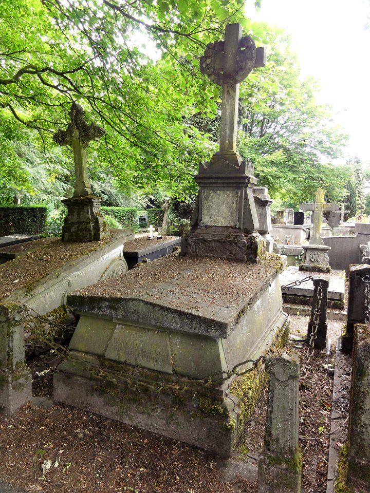 's-Hertogenbosch_Rijksmonument_522412_begraafplaats_Groenendaal_grafmonument_fam._Halewijn