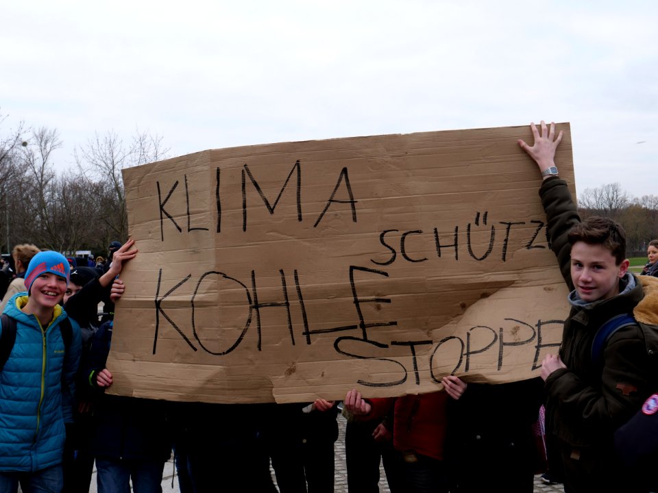 "FridaysForFuture"_protest_Berlin_14-12-2018_12