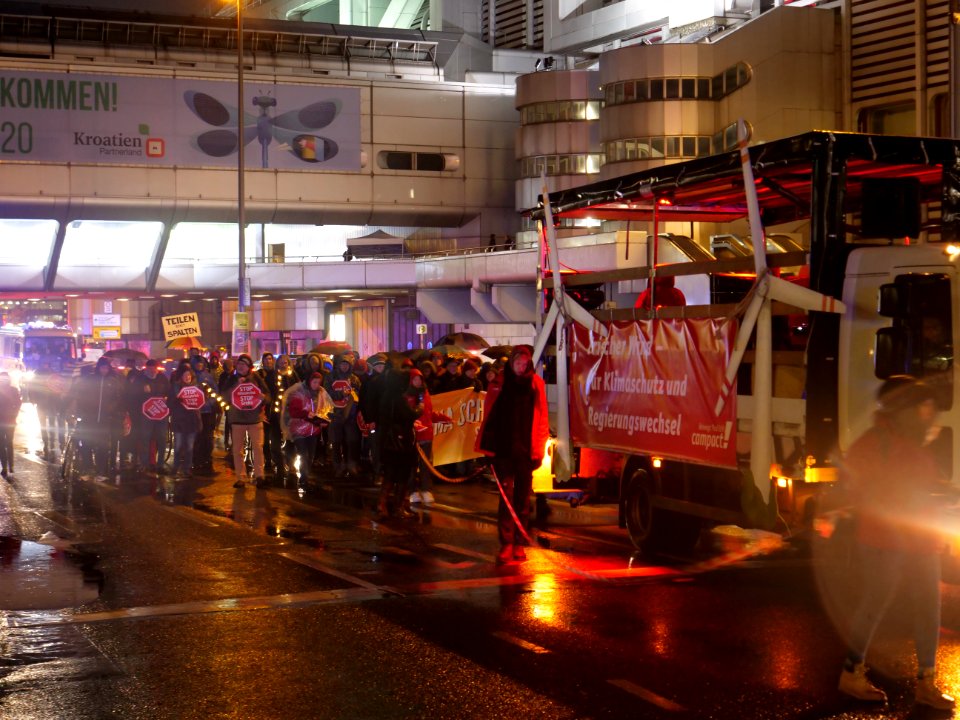 "Klima_schützen_statt_GroKo_retten!"_demonstration_07