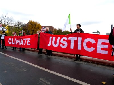 "Rote_Linie_gegen_Kohle"_Demonstration_at_Moabit_power_station_12