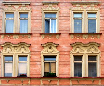 Building old window ornaments