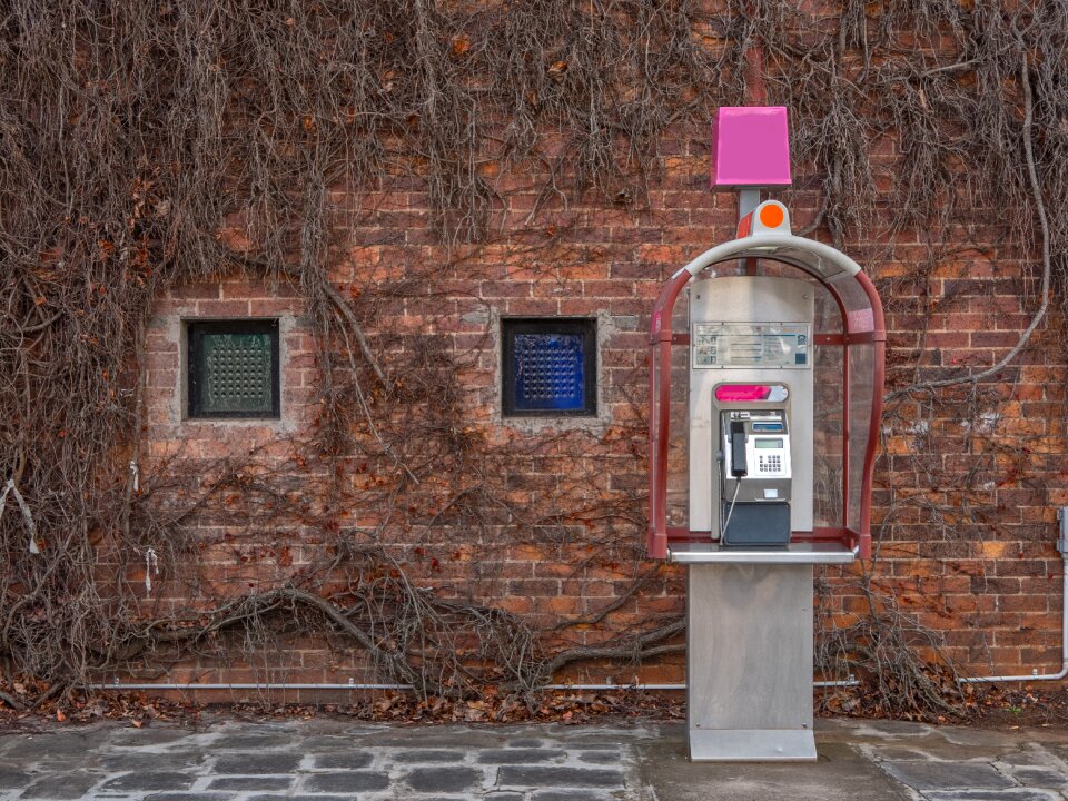 Public street telephone