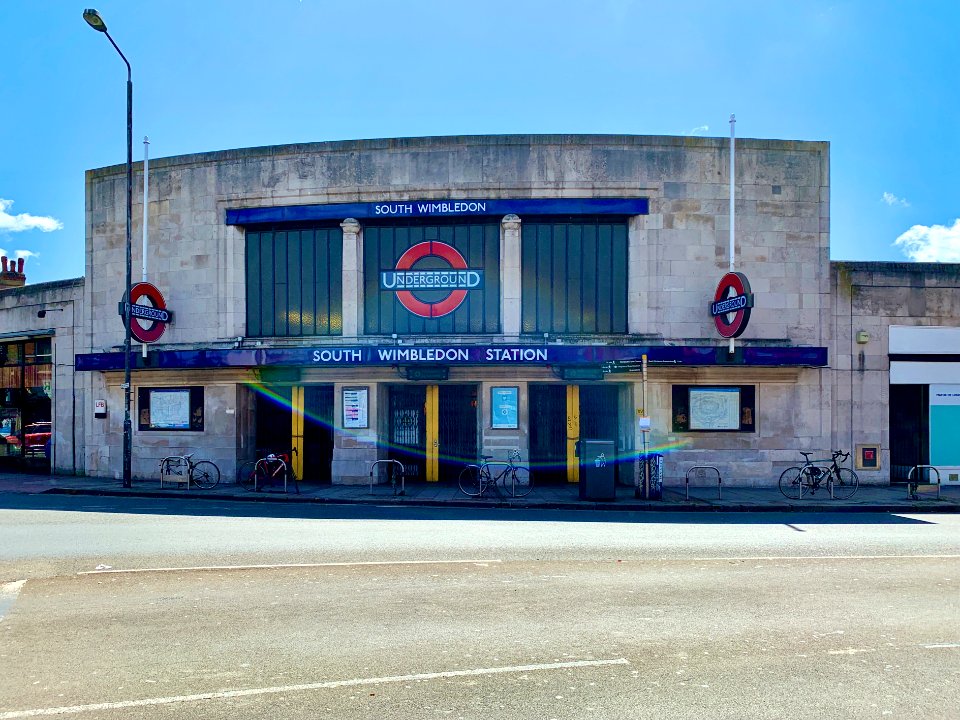 02_South_Wimbledon_station_front