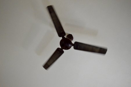 02_Rotating_Ceiling_fan_at_320th_of_a_second