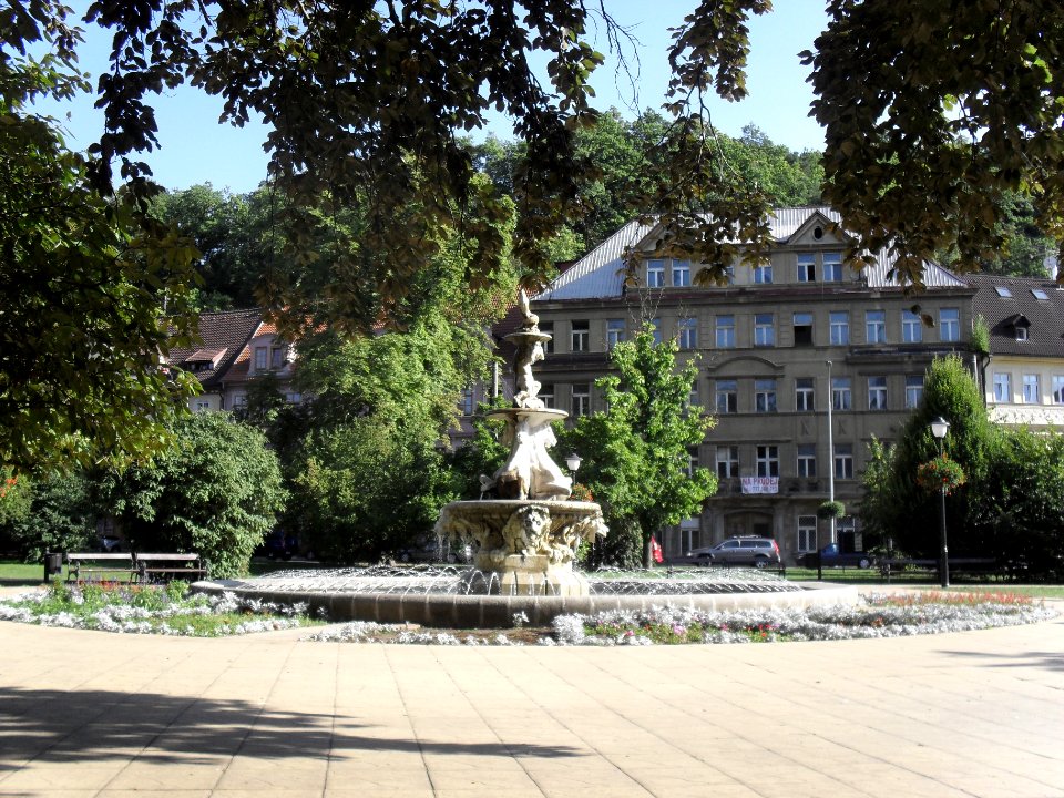 (TTO)_Kašna_s_fontánou_-_U_Hadích_lázní_1