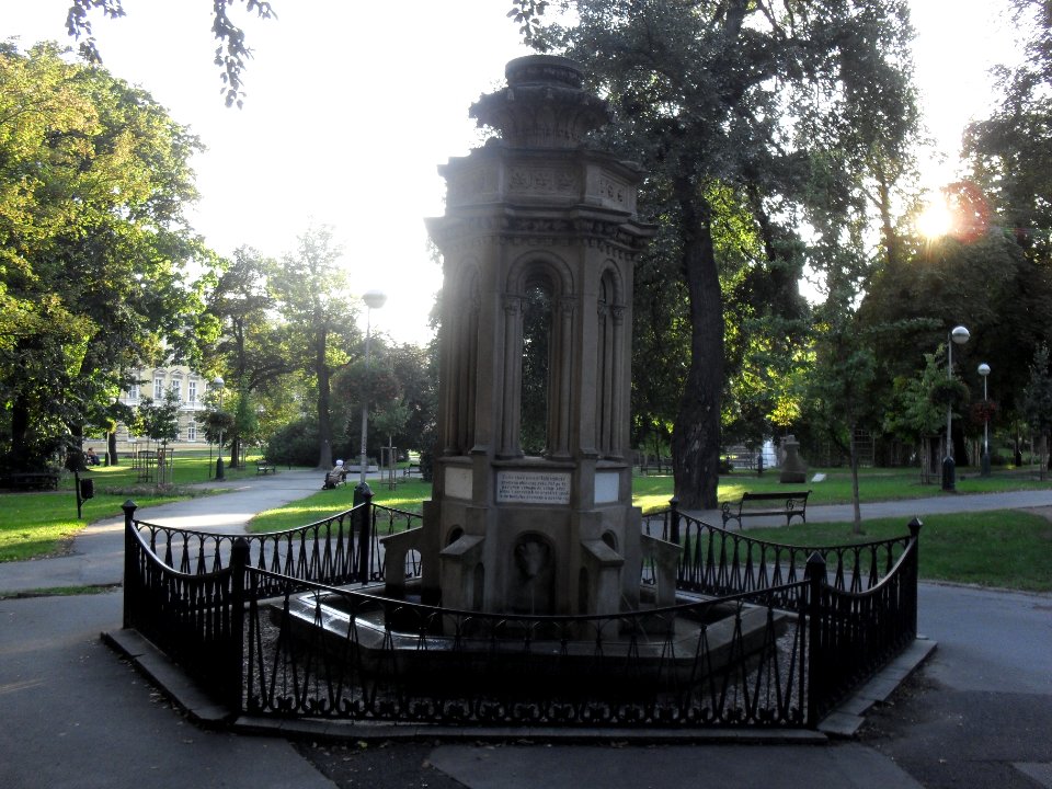 (TTO)_Kašna_jubilejní,_Kolestůjova_(Teplice)_6