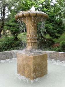 (TTO)_Kašna_empírová_(Teplice)_-_Teplice,_Šanov,_Lípová_ulice_2
