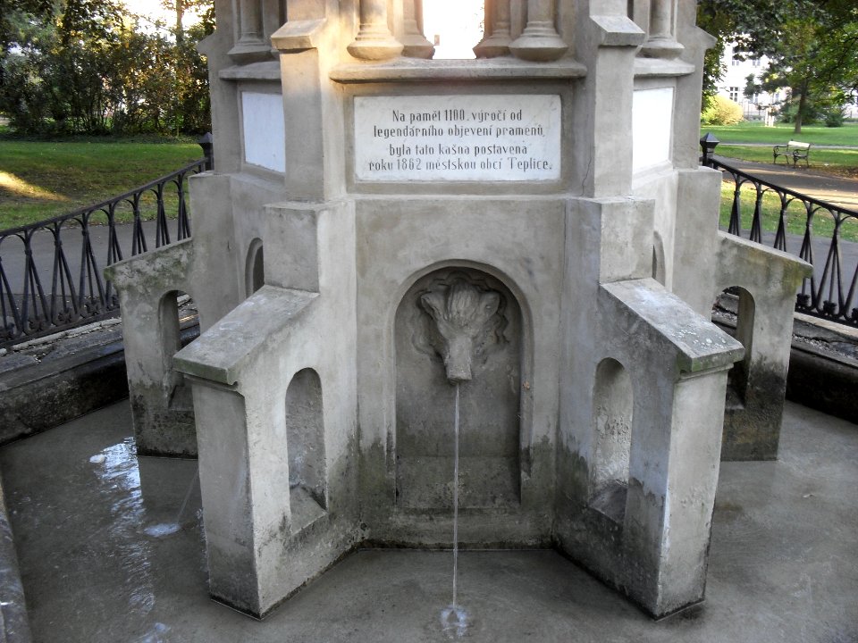 (TTO)_Kašna_jubilejní,_Kolestůjova_(Teplice)_9