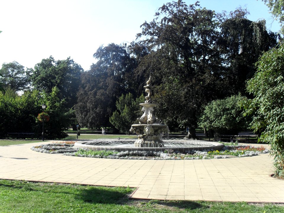 (TTO)_Kašna_s_fontánou_-_U_Hadích_lázní_4