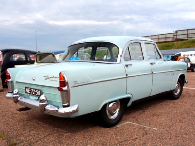 1964_Ford_Zephyr,_licence_AE-72-50,_pic3