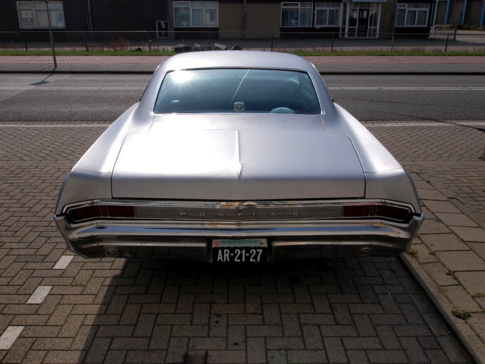 1965_Pontiac_Catalina_photo-4
