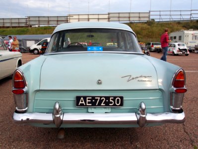 1964_Ford_Zephyr,_licence_AE-72-50,_pic1