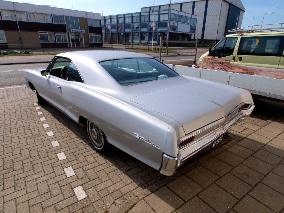 1965_Pontiac_Catalina_photo-3