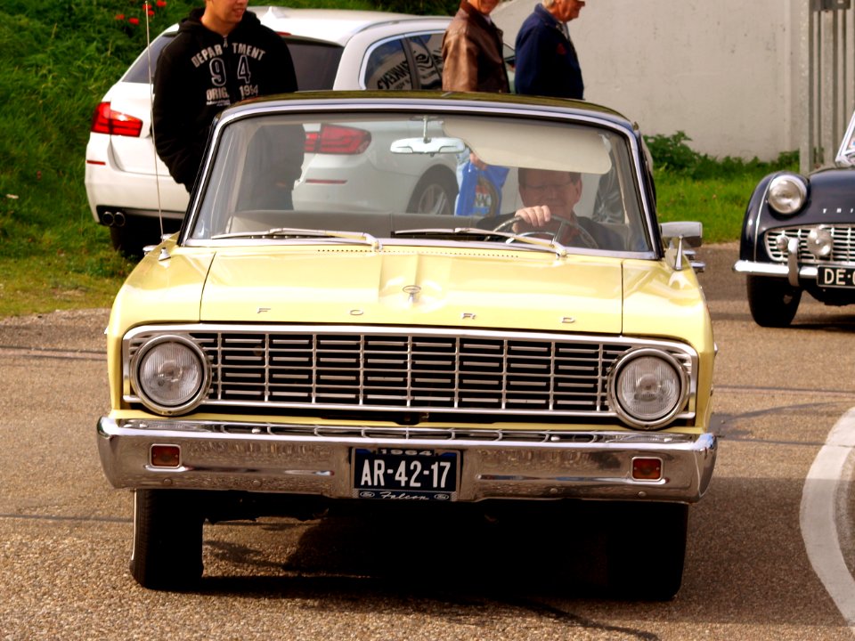 1964_Ford_Falcon_pic1