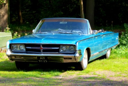 1965_Chrysler_300_photo-4
