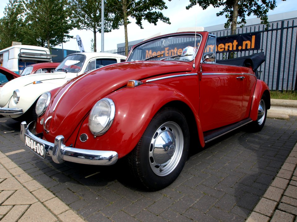 1965_Volkswagen_1200_Beetle_pic1