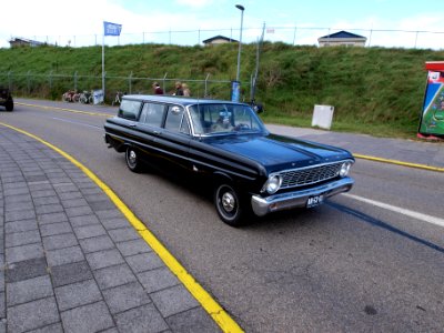 1964_Ford_Falcon_Estate_pic1
