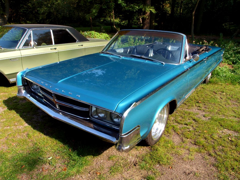 1965_Chrysler_300_photo-8