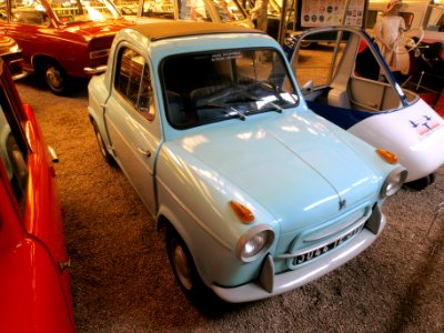 1958_ACMA,_type_Vespa_400_pic1
