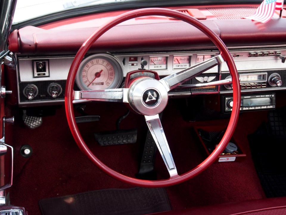1965_Dodge_Dart_270,_pict8