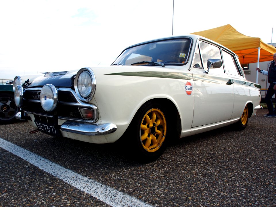 1965_Ford_Lotus_Cortina,_pic1