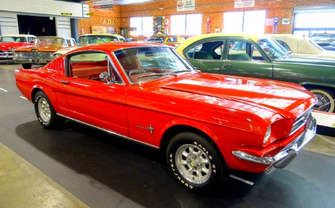 1965_Ford_Mustang_-_Automobile_Driving_Museum_-_El_Segundo,_CA_-_DSC01436