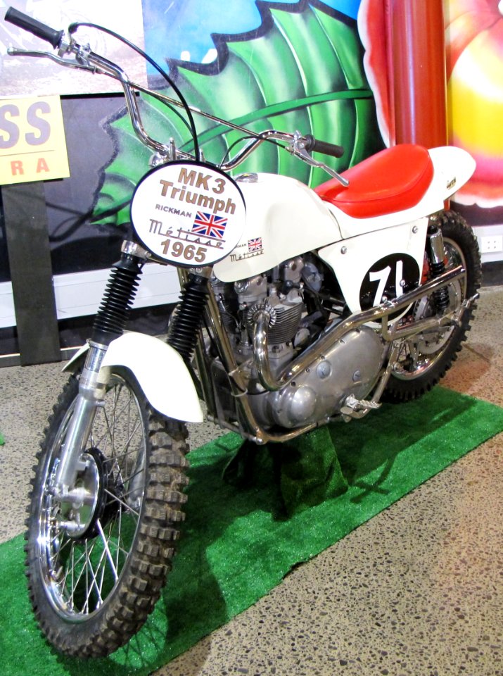 1965_Métisse_with_a_Triumph_engine_01