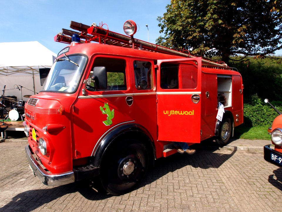 1964_Commer_CAH741_pic2