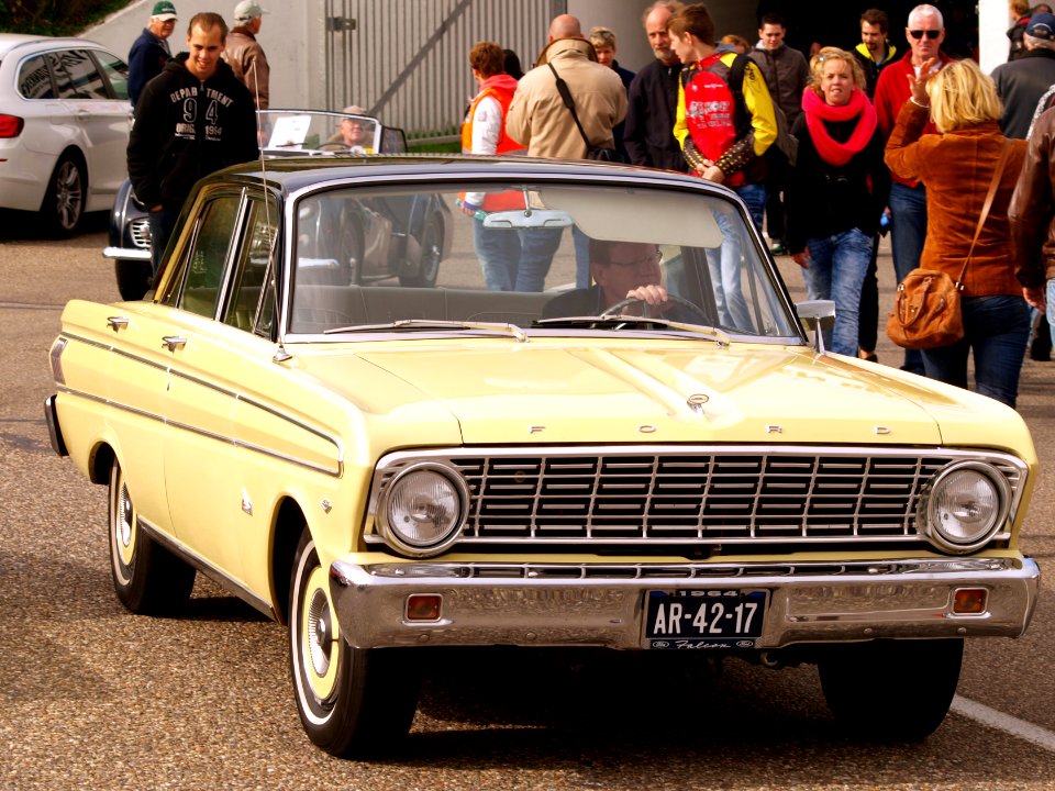 1964_Ford_Falcon_pic3