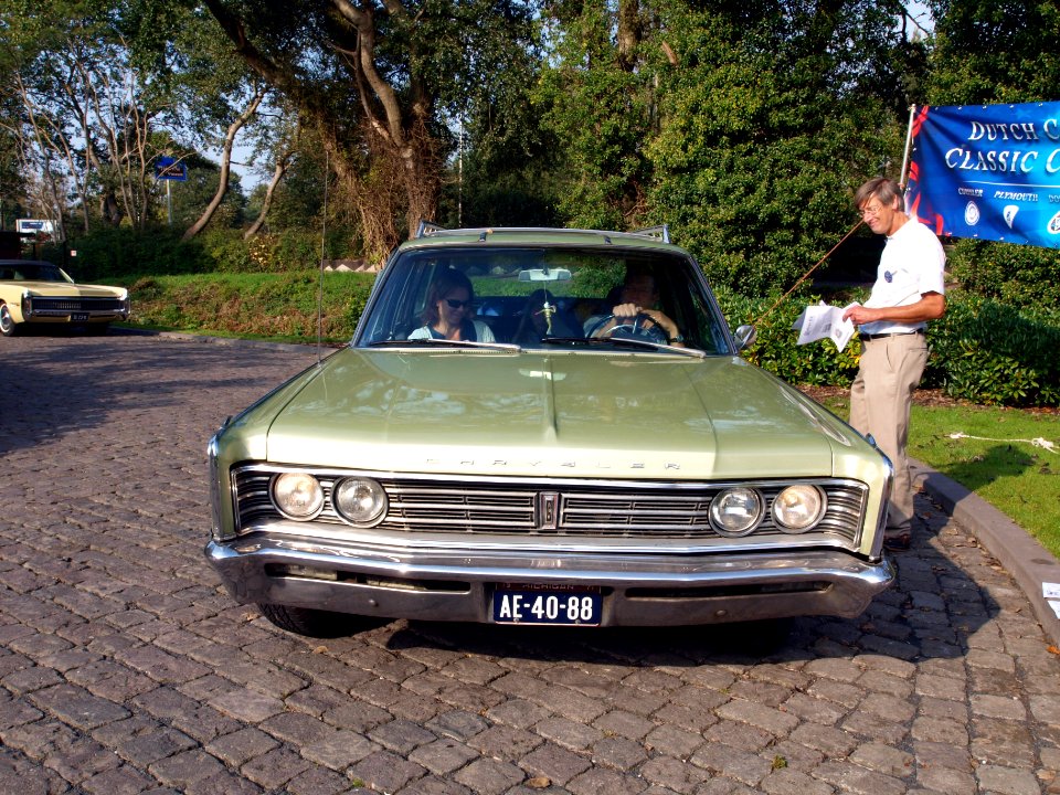 1966_Chrysler_Towner_en_Country_photo-1