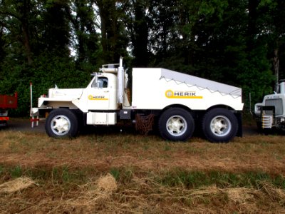 1965_MACK_B80_SX_pic1
