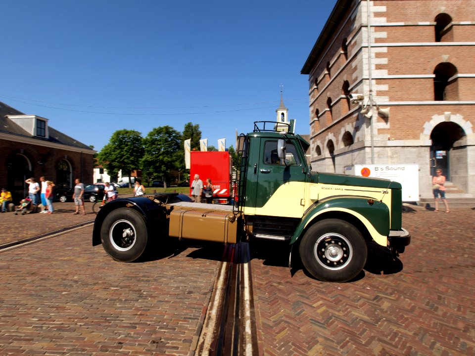 1965_Scania_Vabis_T6_(1965),_Dutch_licence_registration_ZB-25-26_pic2