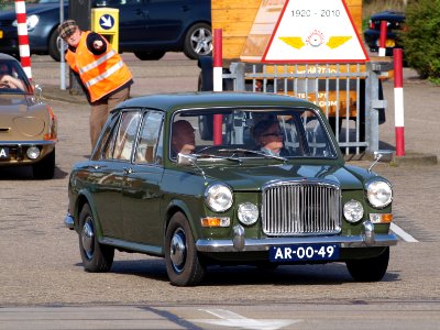 1965_Vanden_Plas_Princess_1100_pic1