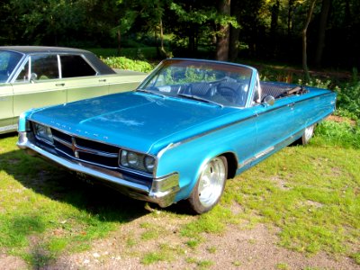 1965_Chrysler_300_photo-2