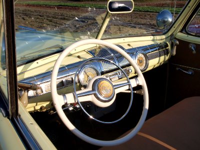 1947Ford_V8_Cabrio,_licence_registration_DR-69-34,_pic_4