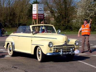 1947Ford_V8_Cabrio,_licence_registration_DR-69-34,_pic12