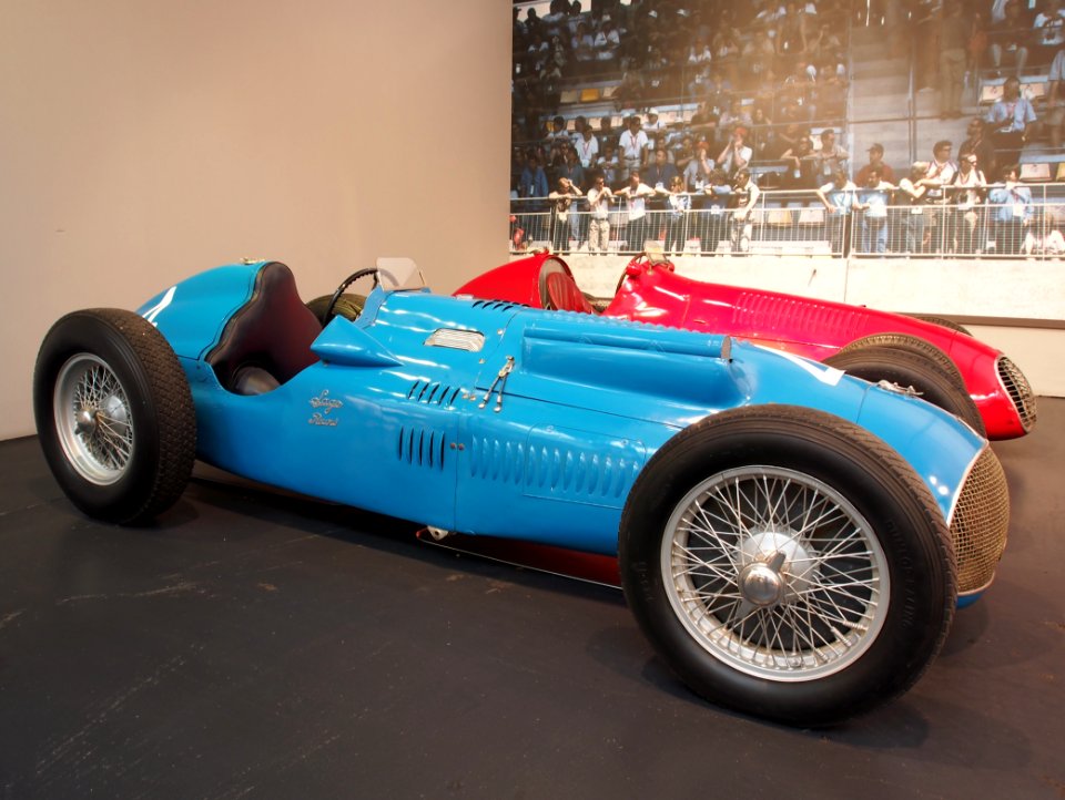 1949_Talbot_GP_26C,_6_cylinder,_4483cm3,_240hp,_260kmh,_photo_2