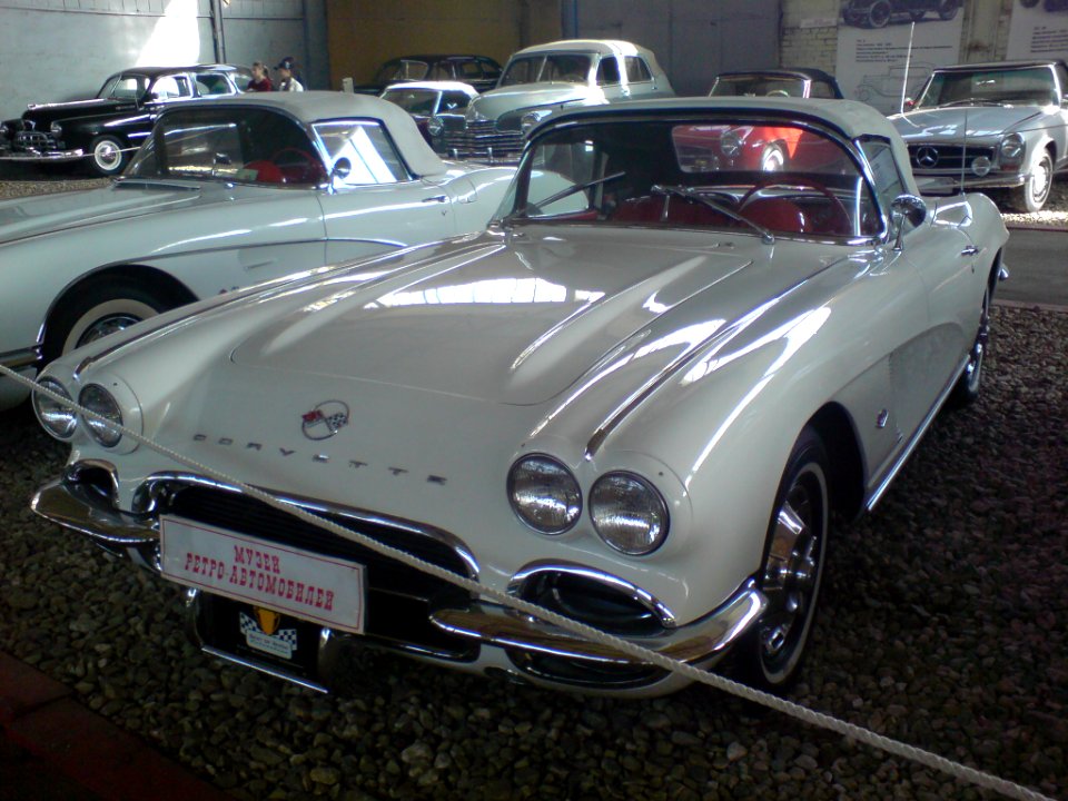 1963_Chevrolet_Corvette_C1_convertible